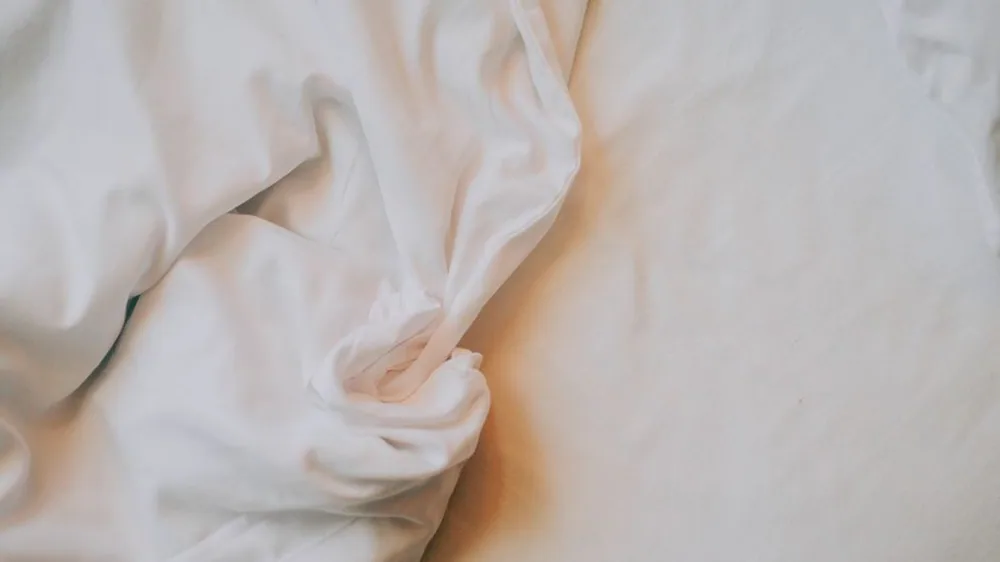 관리 받은 다음 날 몸이 무거운 이유 — 정상 반응과 병원에 가야 할 신호 — 관리실 풍경